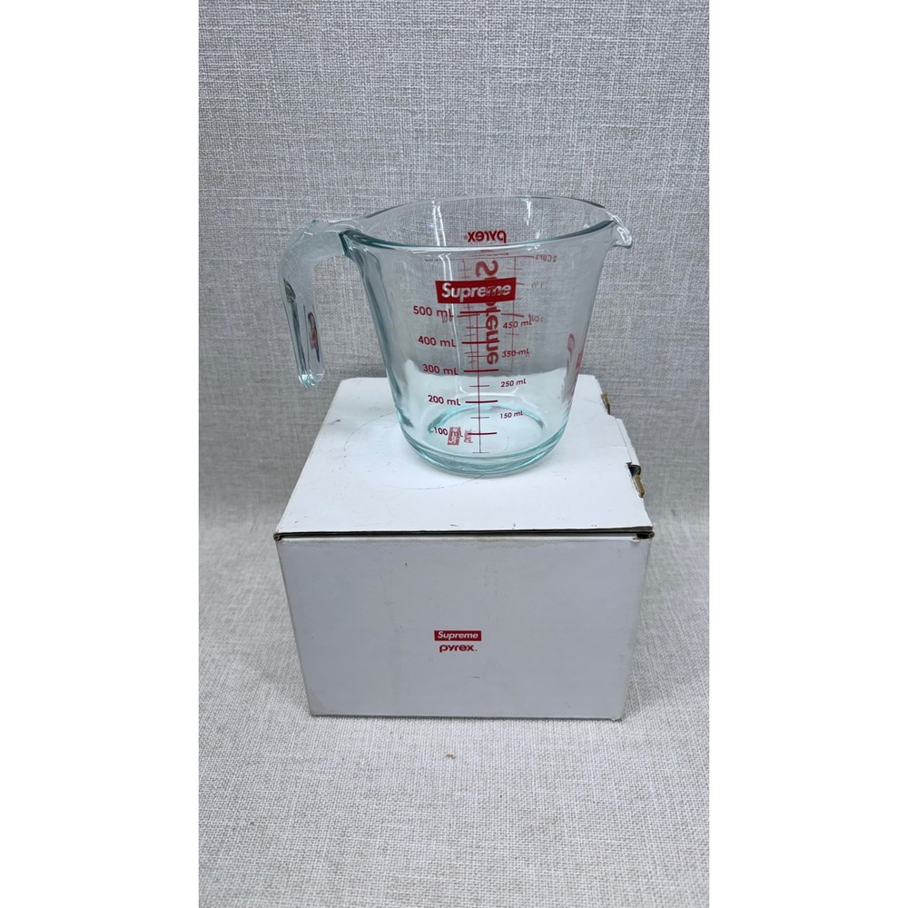 Supreme Pyrex 2-Cup Measuring Cup Red Box Logo Glass 500ml 16oz New